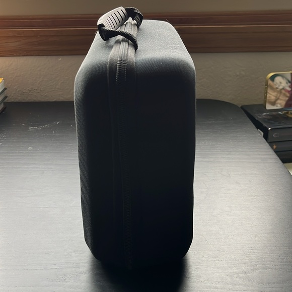 Toloco Massage Gun black with 10 attachments, portable case and user manual - Picture 4 of 9